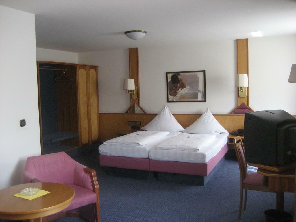 Hotel Landgasthof Hofmeier Hetzenhausen Bagian luar foto